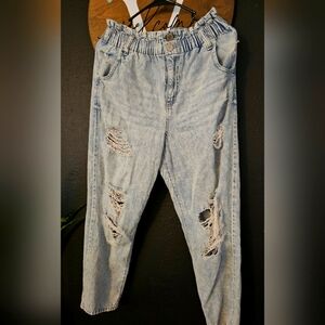 SO: Distressed Mom Jeans!